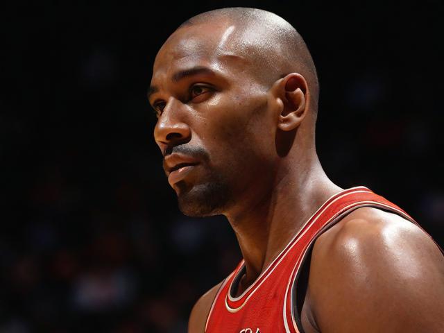 “九游app_ 乔丹的威严：篮球之神的职业生涯巅峰”，篮球之神乔丹的全名