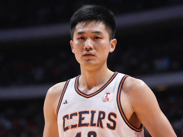 jiuyou.com_ MVP归属:王强凭借关键三分荣膺当场最佳!,王强的视频 jiuyou.com_ MVP归属:王强凭借关键三分荣膺当场最佳!,王强的视频