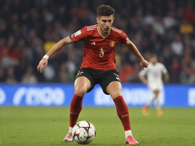 “九游app_ 传球绝技曝光：职业球员传球背后的秘密技巧”，传球技能