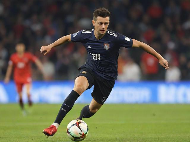 “九游app_ 传球绝技曝光：职业球员传球背后的秘密技巧”，传球技能