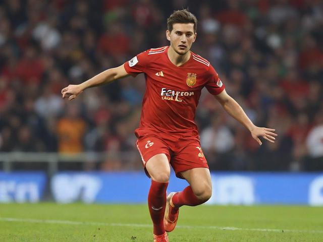 九游体育官网_ 德甲关键扑救多次救主，比赛精彩片段频繁出现，九游娱乐