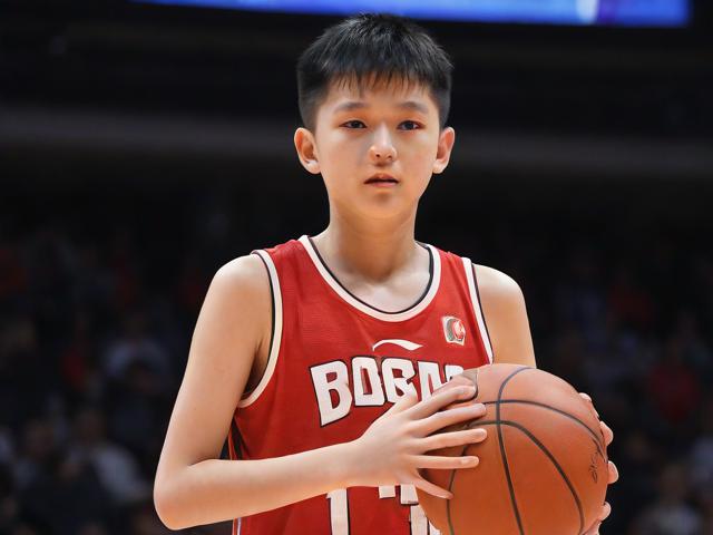 jiuyou.com_ 一线明星带队公益篮球赛,为偏远地区孩子点亮未来,篮球公益项目 jiuyou.com_ 一线明星带队公益篮球赛,为偏远地区孩子点亮未来,篮球公益项目