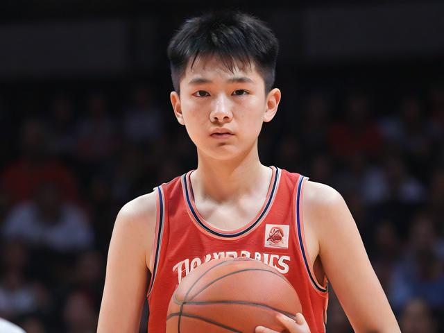 jiuyou.com_ 一线明星带队公益篮球赛,为偏远地区孩子点亮未来,篮球公益项目 jiuyou.com_ 一线明星带队公益篮球赛,为偏远地区孩子点亮未来,篮球公益项目