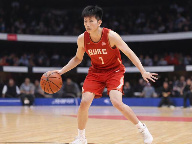 jiuyou.com_ 中国篮球场边科技应用日益普及，比赛更精彩，中国篮球场尺寸是多少