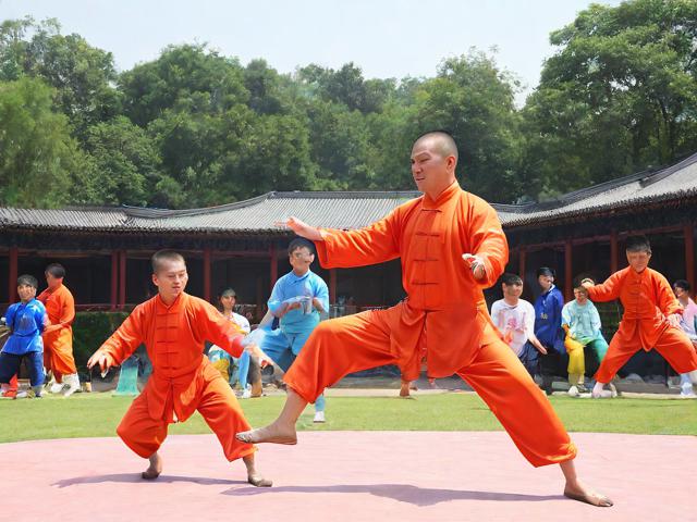 九游体育网站_ 传统武术夏令营，传承技艺激发潜能