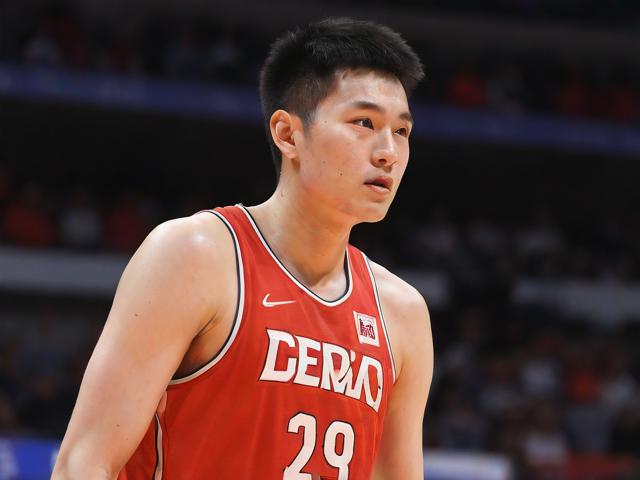 jiuyou.com_ 中国篮球运动员签约国际俱乐部，闪耀海外赛场，中国篮球在国外的球员