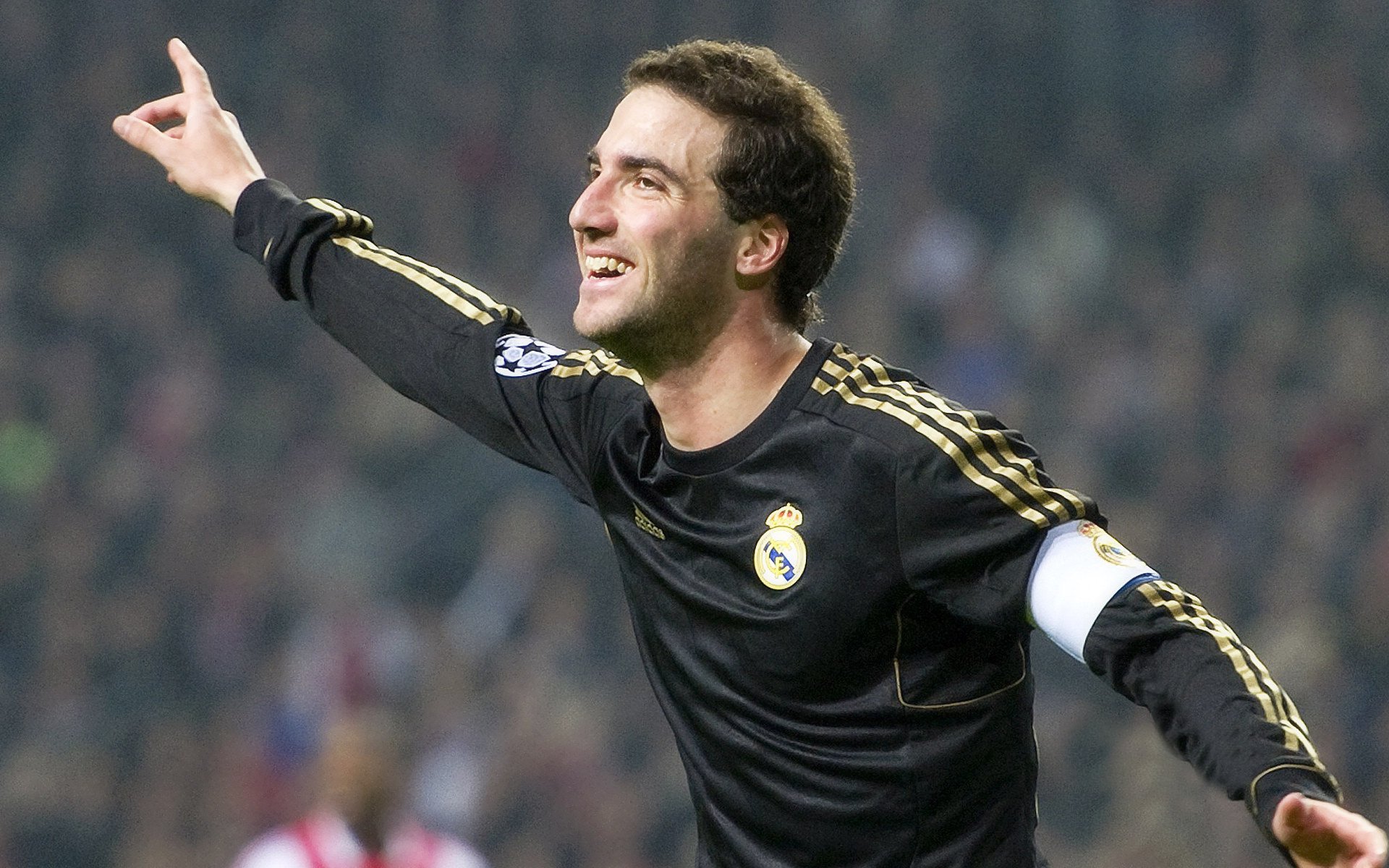 赛后采访：李明感言“团队合作战胜一切”！